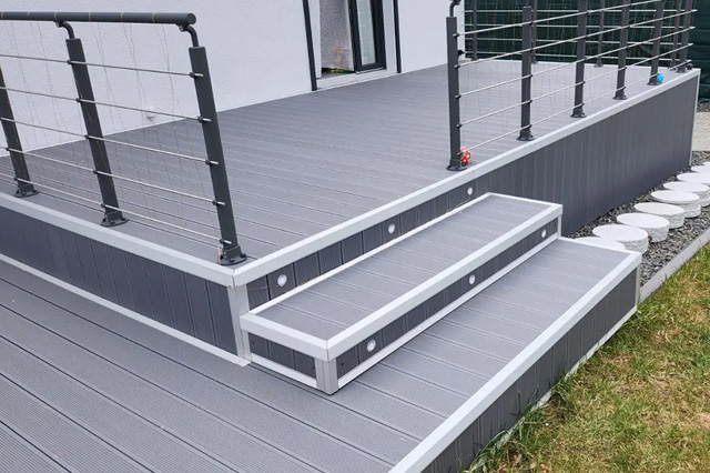 Terrasse mit Terrassendielen aus WPC